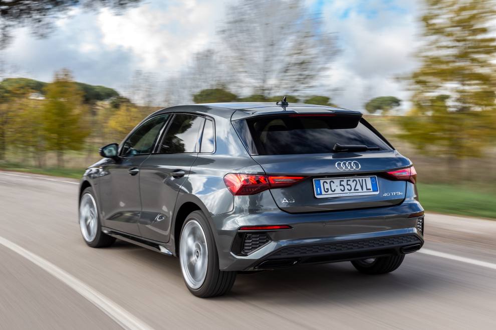  audi-2022-RS3-A3-plug-in