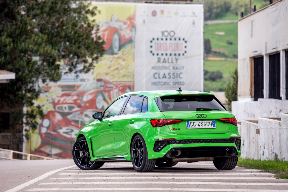  audi-2022-RS3-A3-plug-in