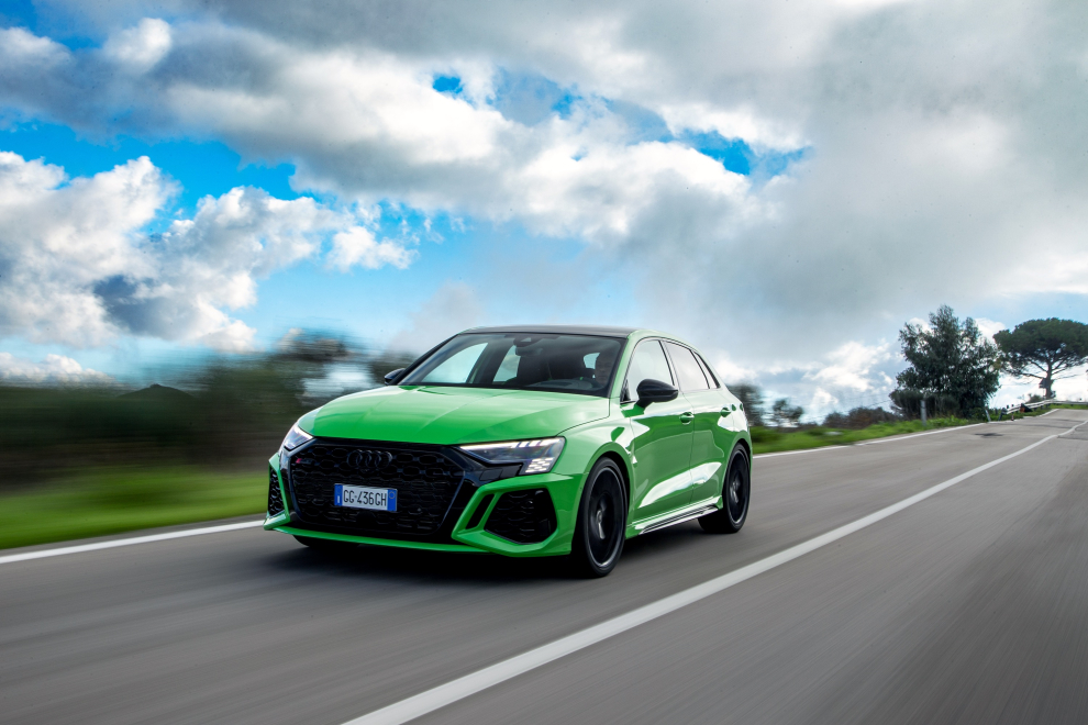  audi-2022-RS3-A3-plug-in