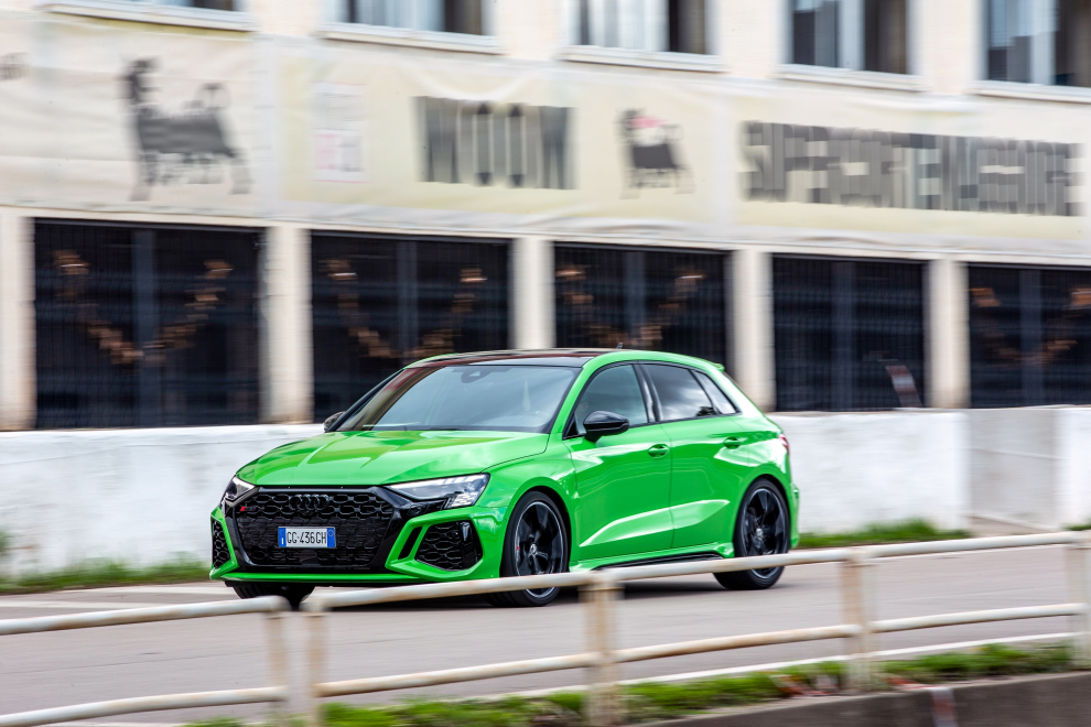  audi-2022-RS3-A3-plug-in