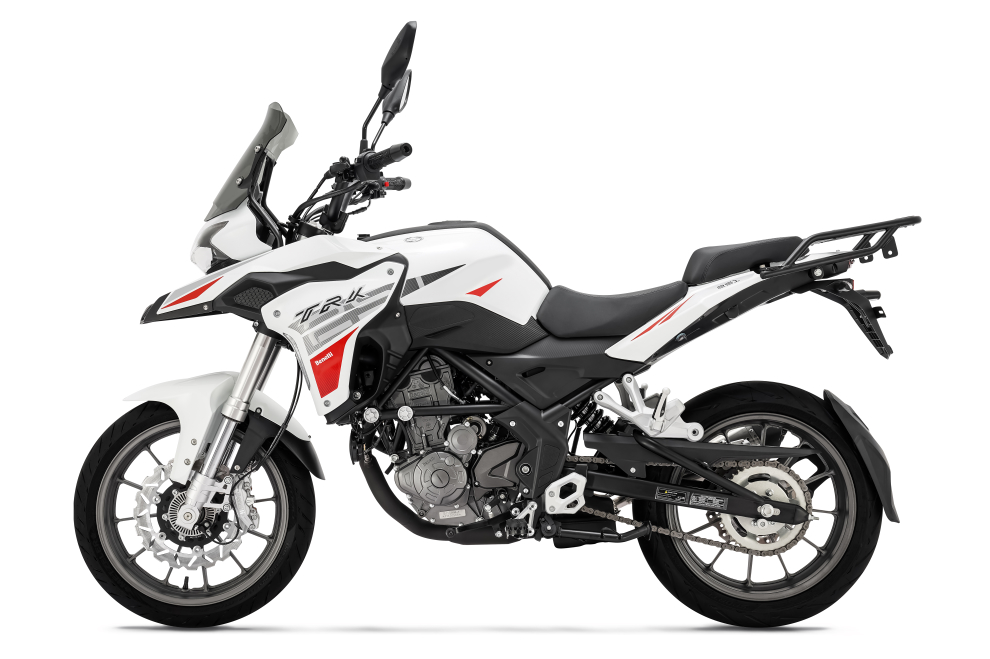 performancemag.it-Benelli-TRK251-Leoncino