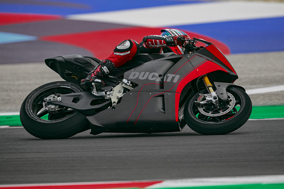 performancemag.it-DUCATI-MOTOE-V21L-2023