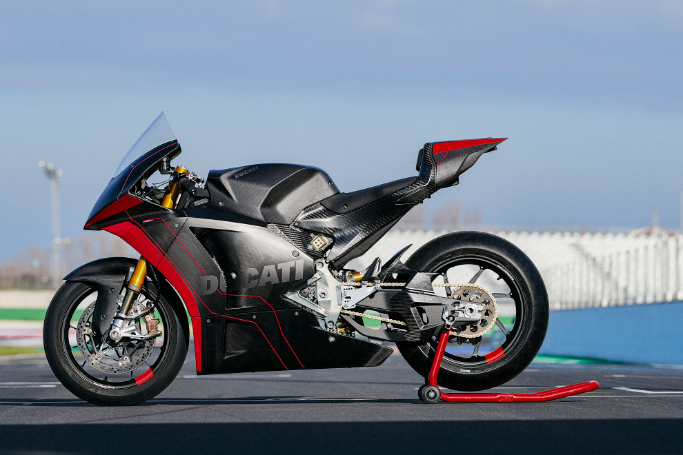 performancemag.it-DUCATI-MOTOE-V21L-2023