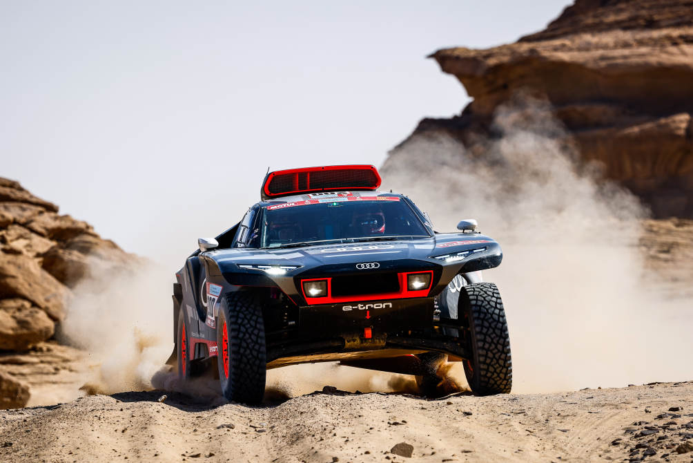  performancemag.it2022-audi-RS-Q-e-tron-DAKAR-2022