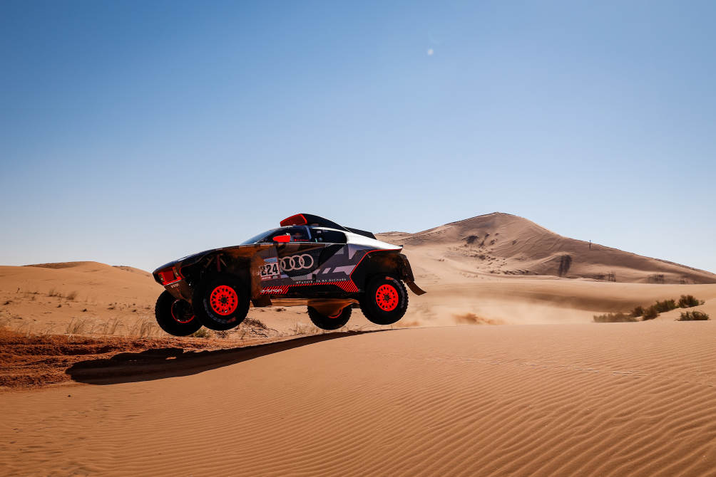  performancemag.it2022-audi-RS-Q-e-tron-DAKAR-2022