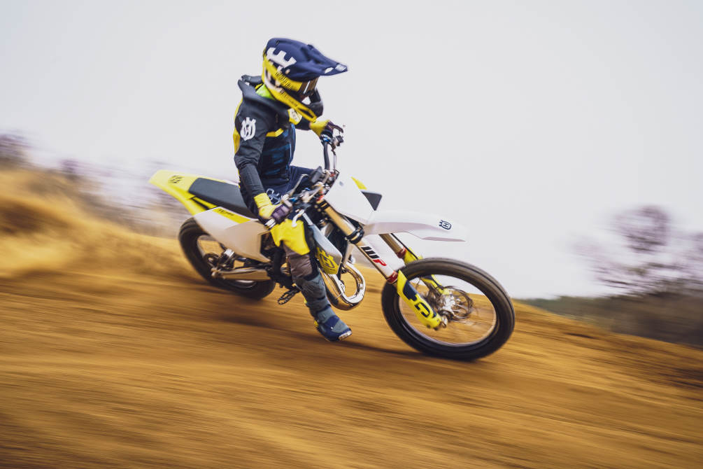 performancemag.it-2022-minicross-husqvarna-2023