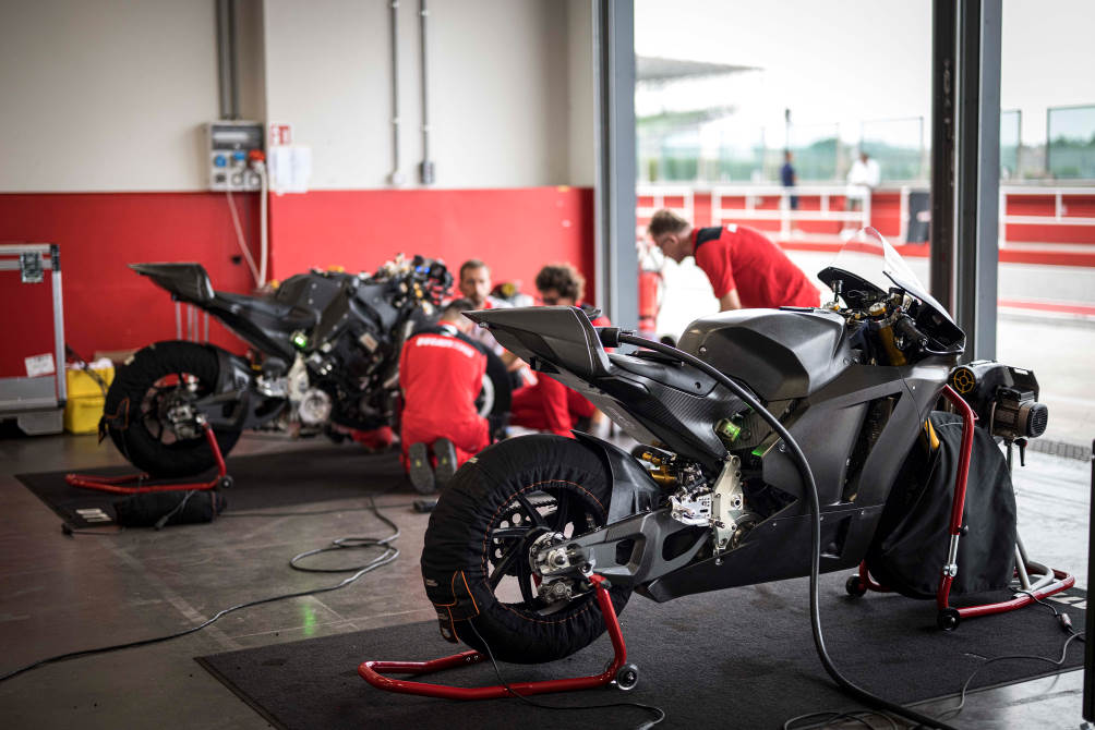 performancemag.it2022-MotoE-V12L-ducati