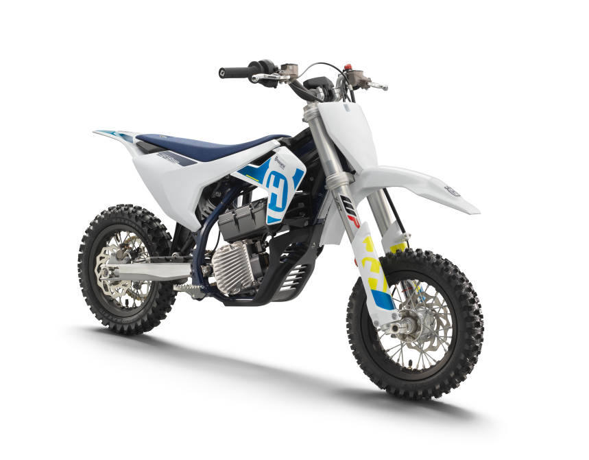 performancemag.it2022-husqvarna-minicross-e-2023