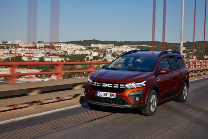 performancemag.it-dacia-jogger-140-hybrid