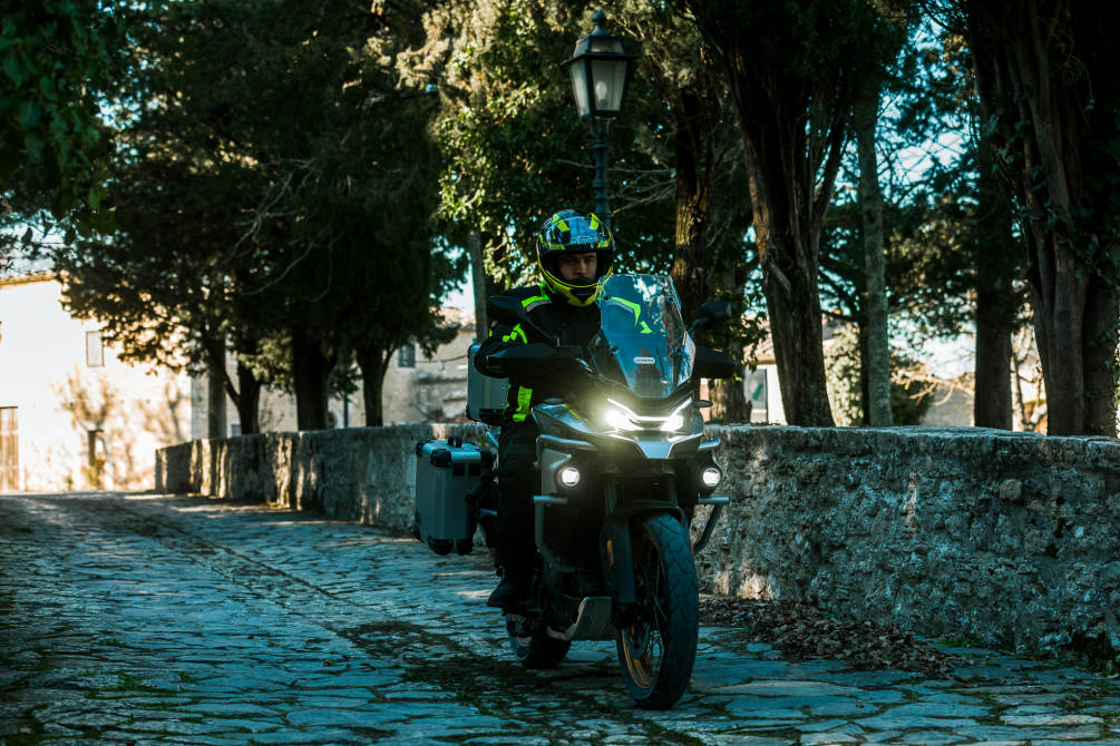 performancemag.it-CFMoto-MT800-Voge-DSX500