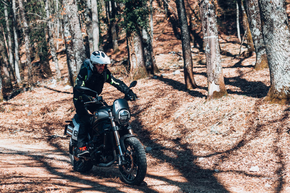  performancemag.it-test-benelli-leoncino-800-Trail