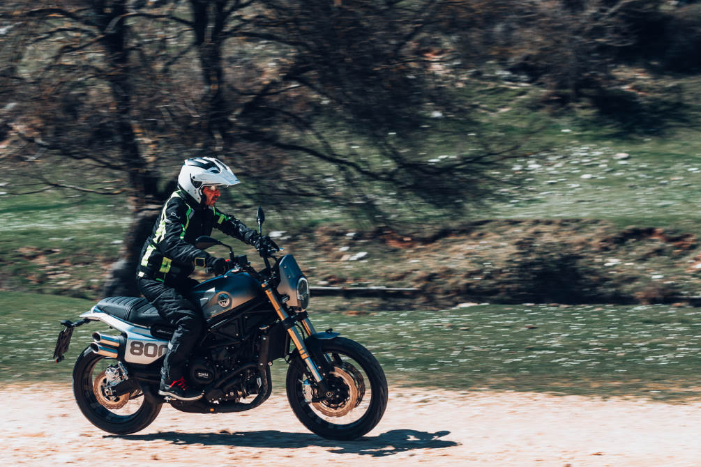  performancemag.it-test-benelli-leoncino-800-Trail