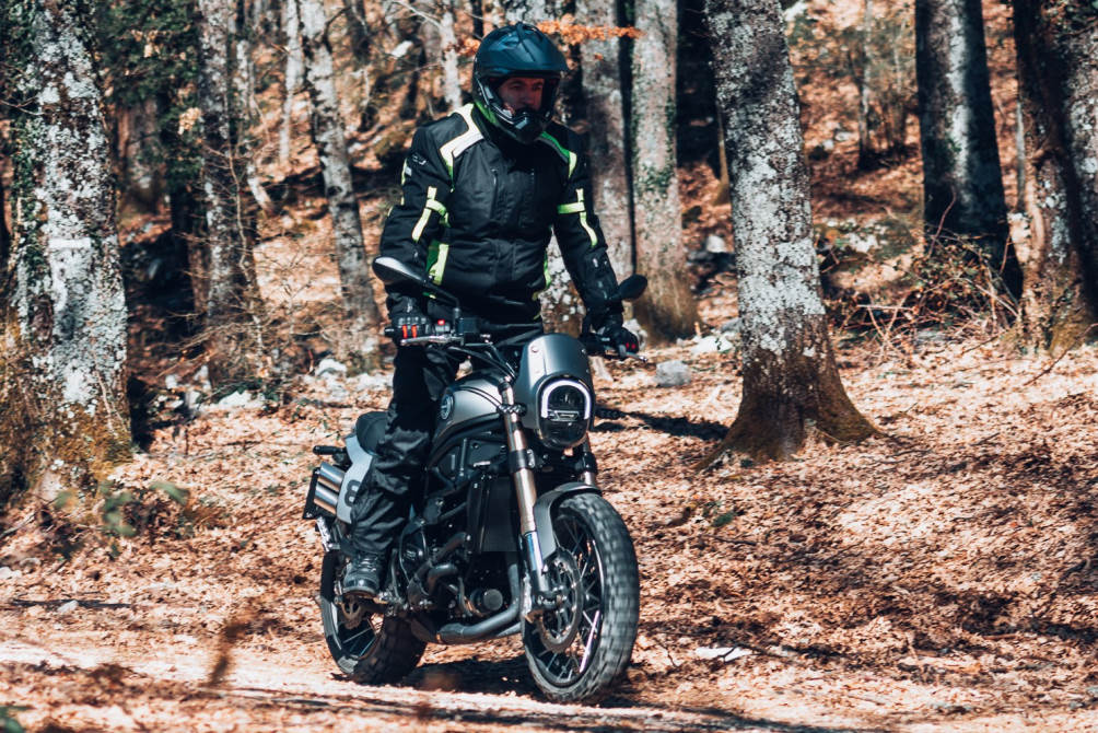  performancemag.it-test-benelli-leoncino-800-Trail